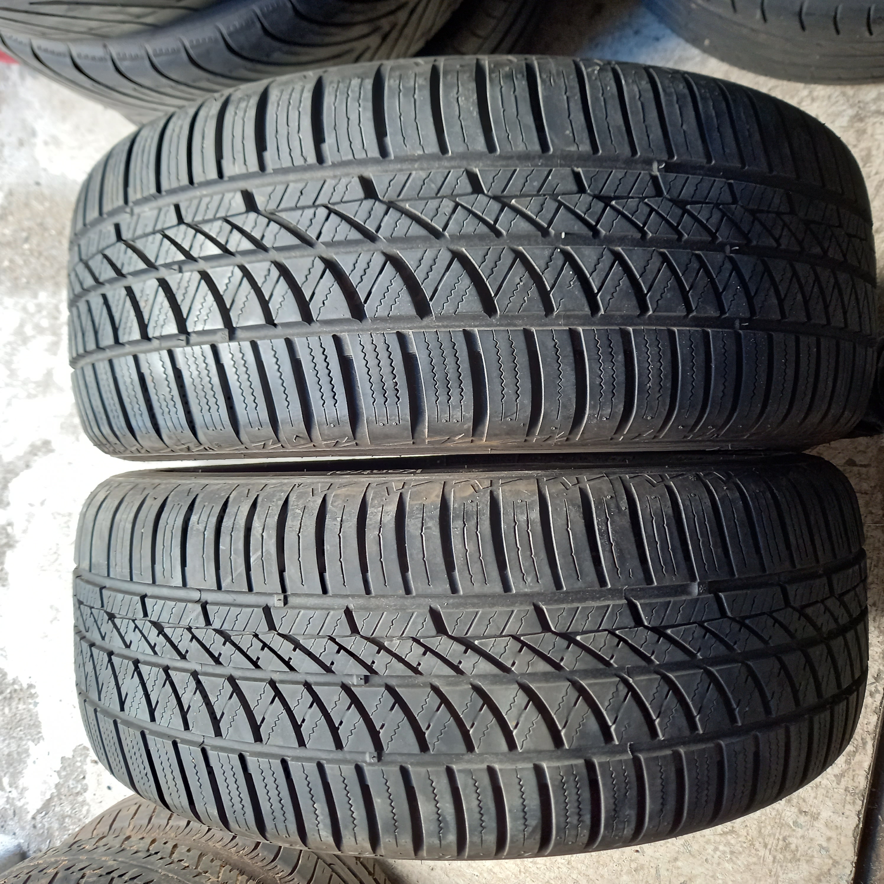 2KS HANKOOK 215/50 R17