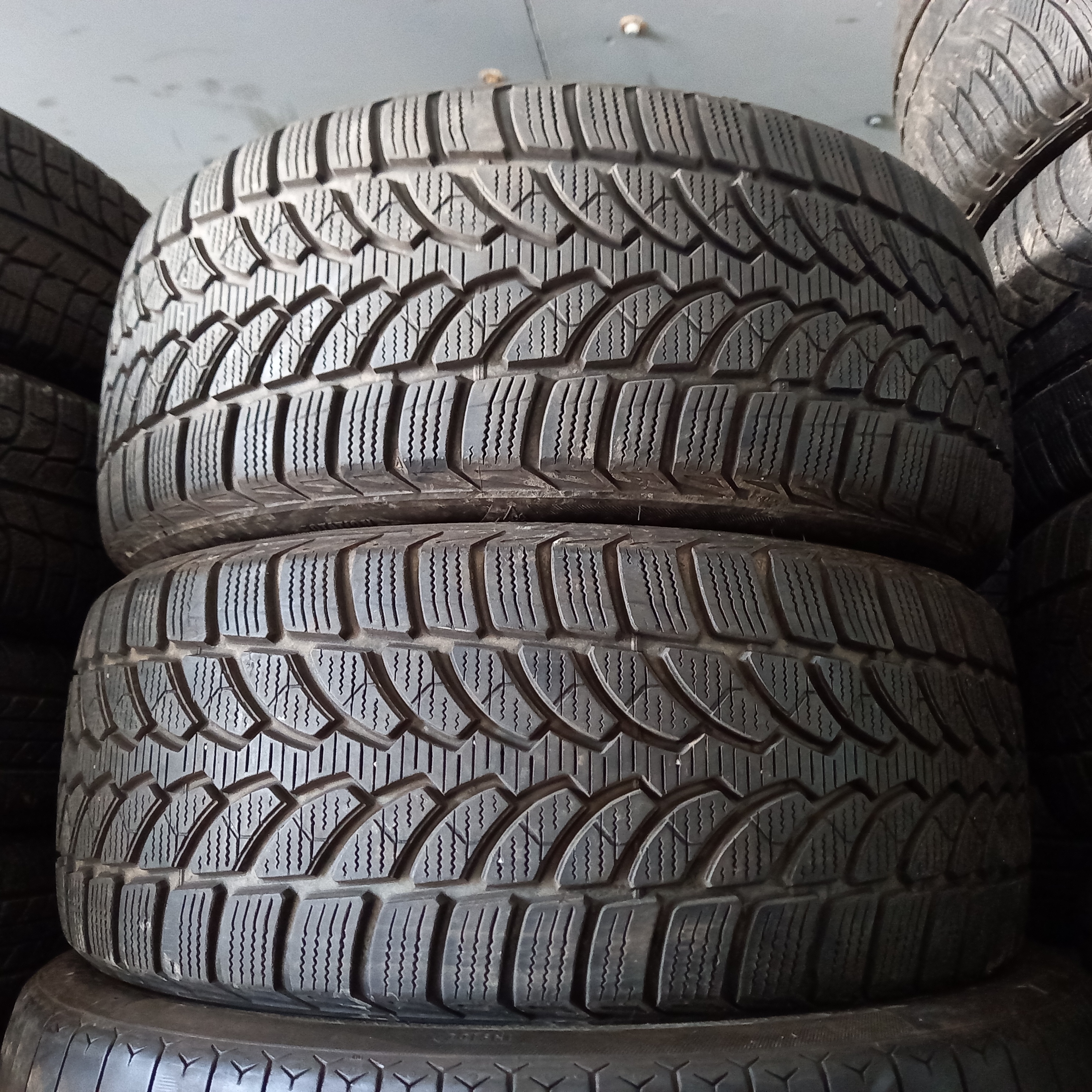 2KS ZIMNÍ BRIDGESTONE 215/40 R17