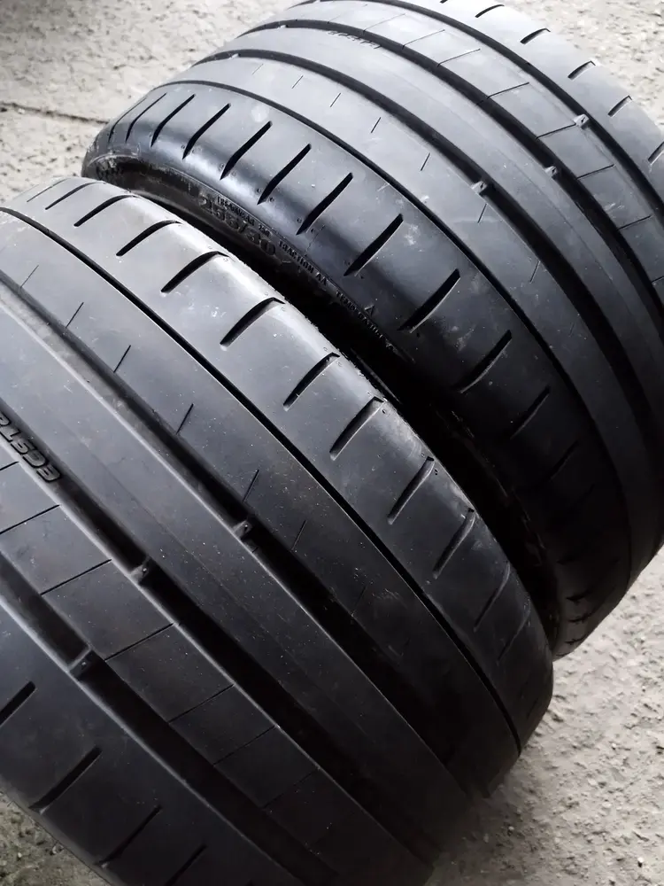 2KS LETNÍ KUMHO 255/30 R19