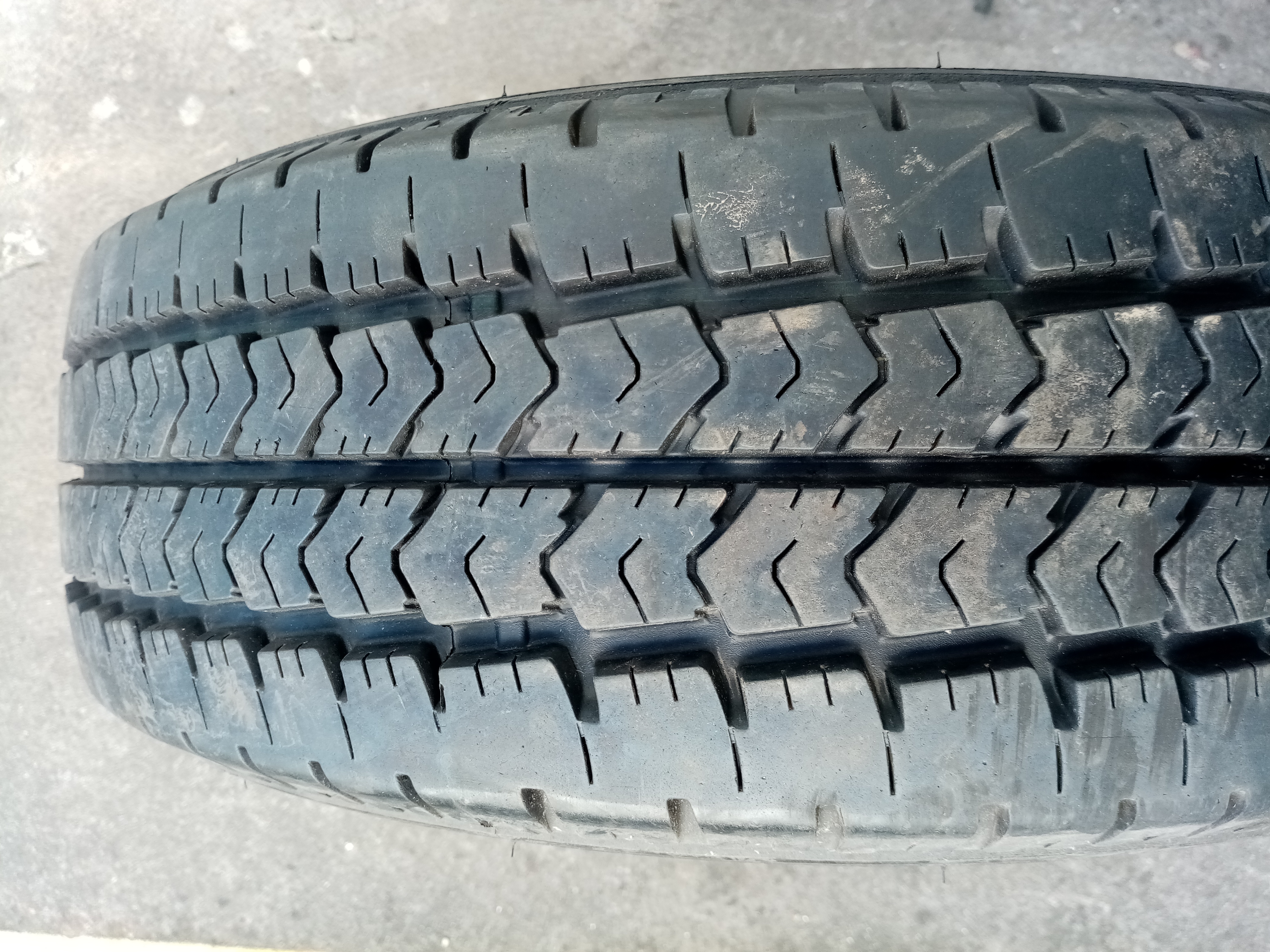 2KS MATADOR MAXILLA 195/65 R16 C