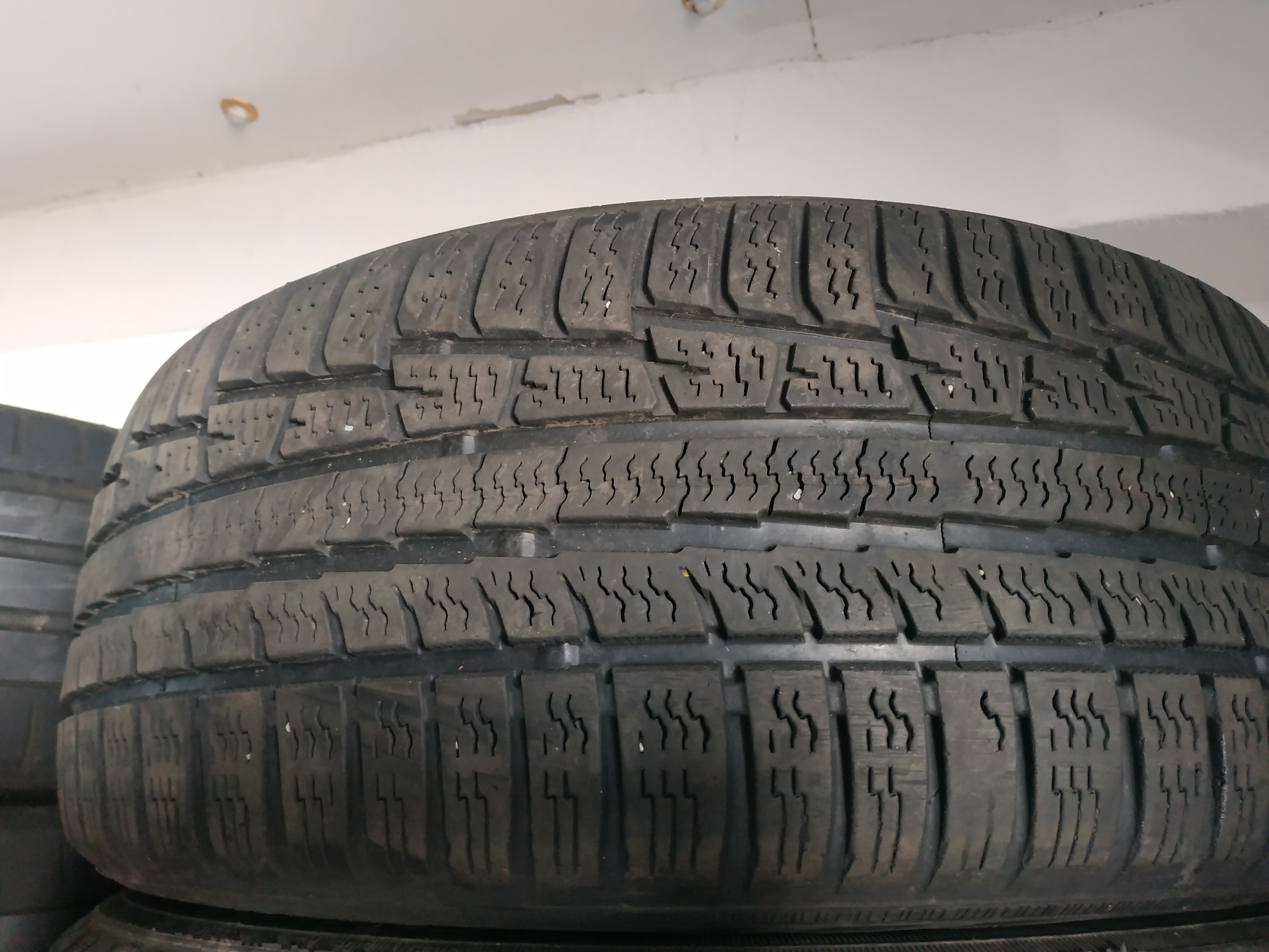 2KS NOKIAN 215/45 R17