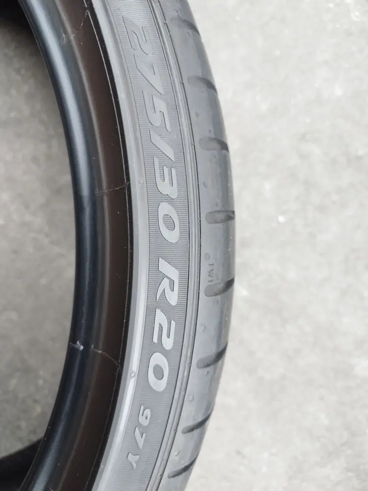 2KS LETNÍ PIRELLI 275/30 R20 97Y