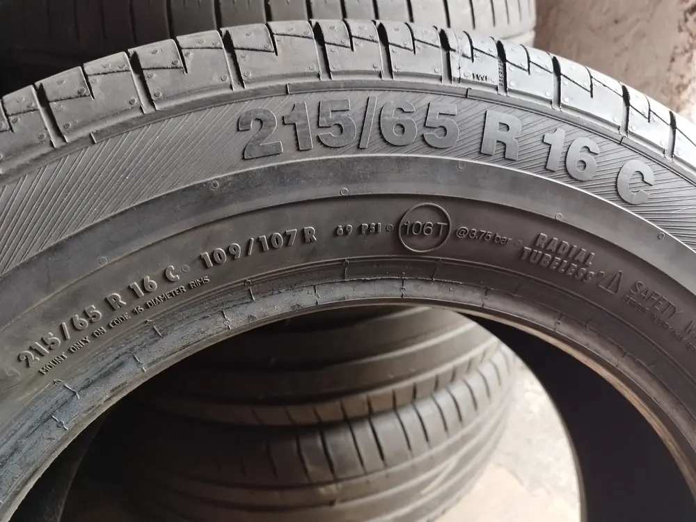 2KS ZÁTĚŽOVÉ BARUM 235/65 R16 C