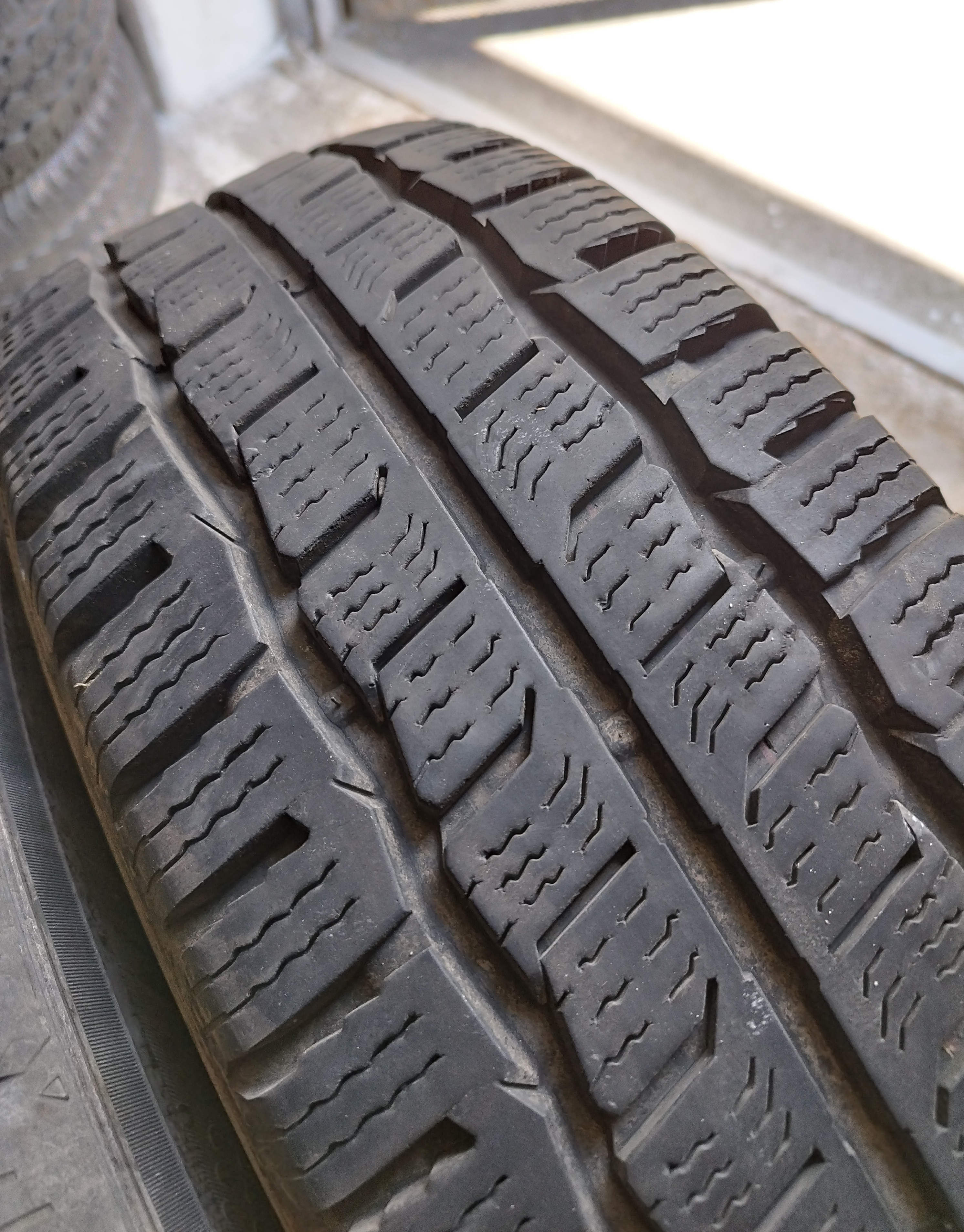 2KS ZIMNÍ KUMHO 225/75 R16 C
