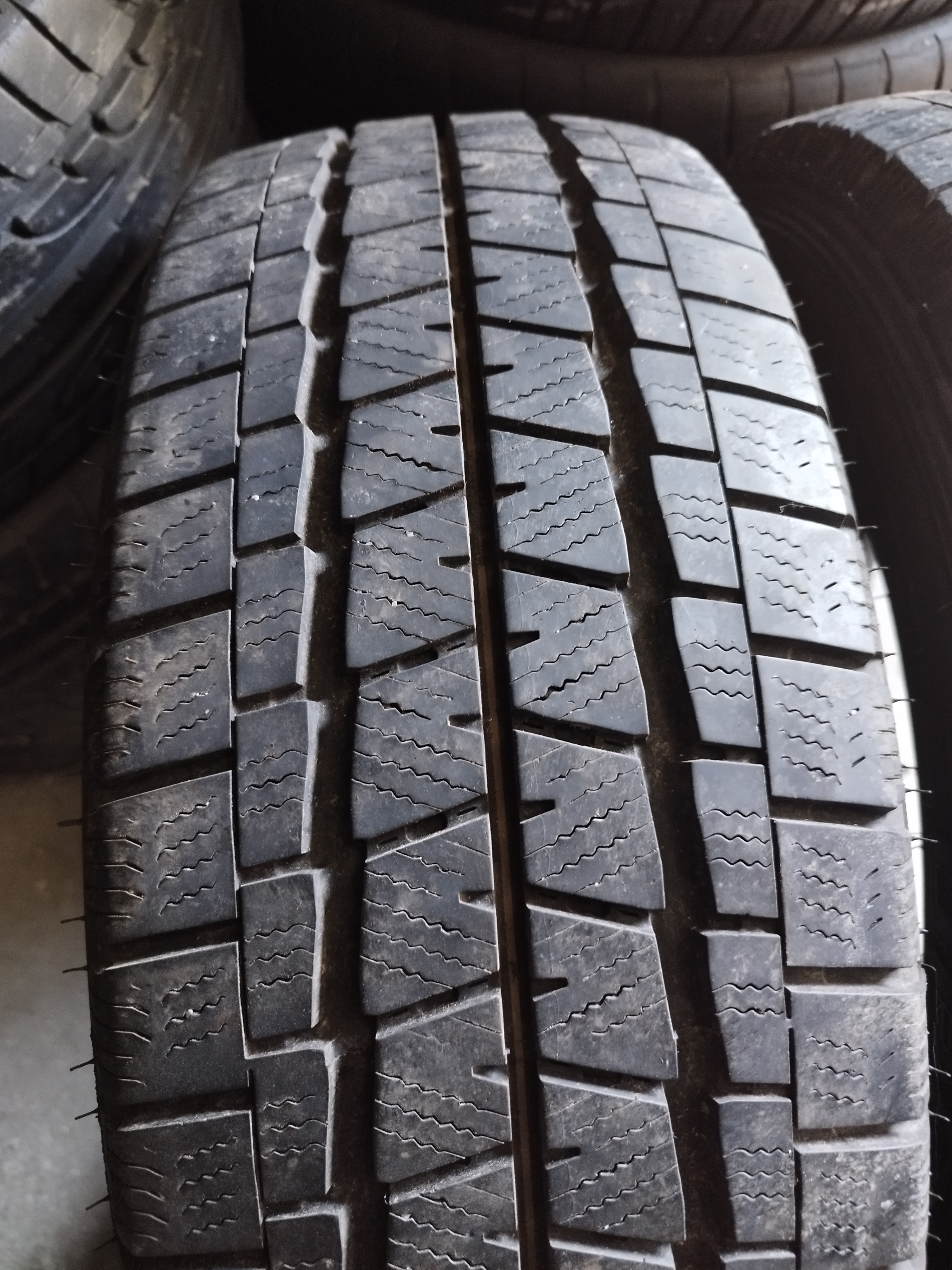 2KS ZIMNÍ FALKEN 205/65 R15 C