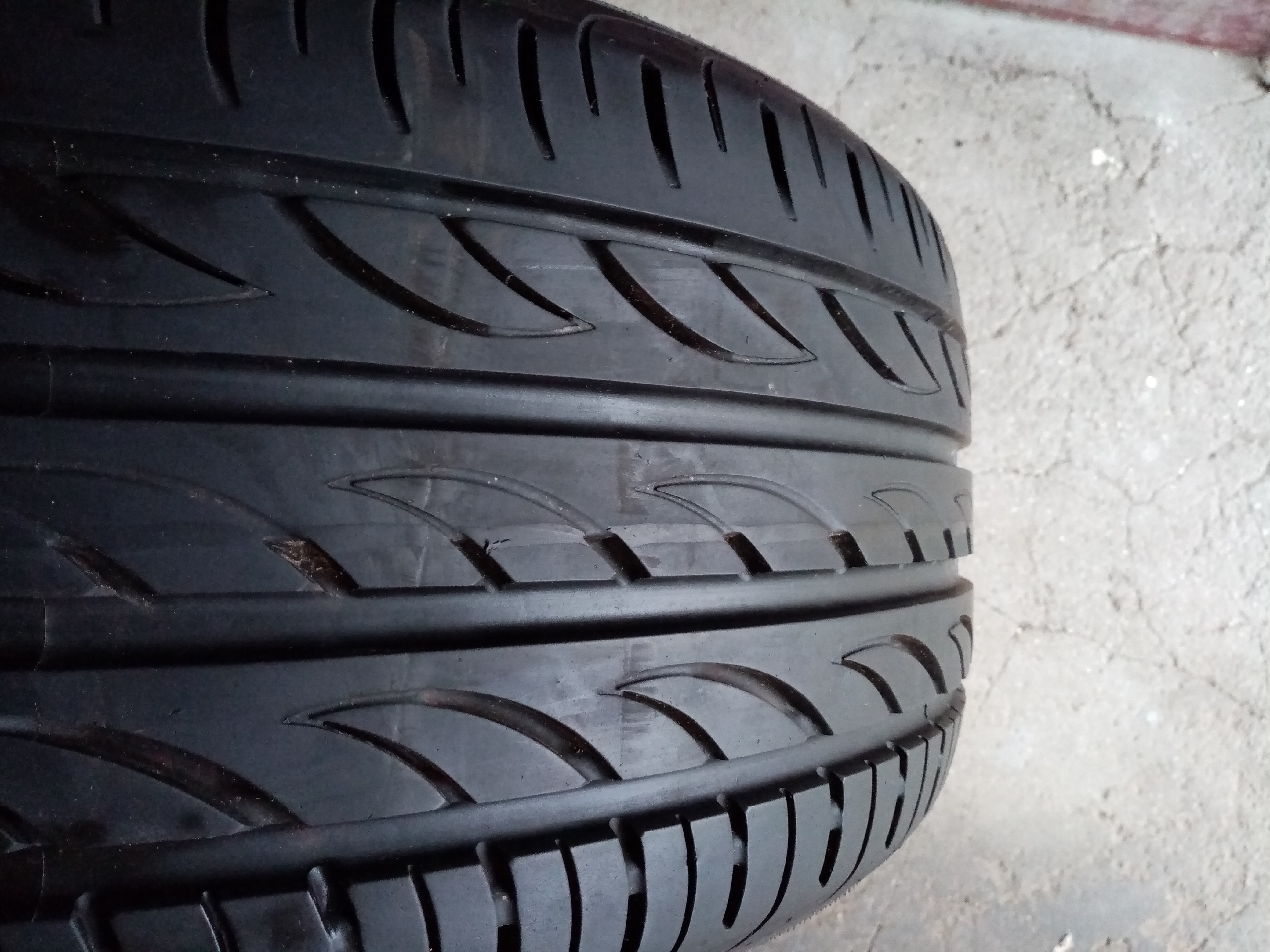 PIRELLI P-ZERO NERO 245/40 ZR19 98Y