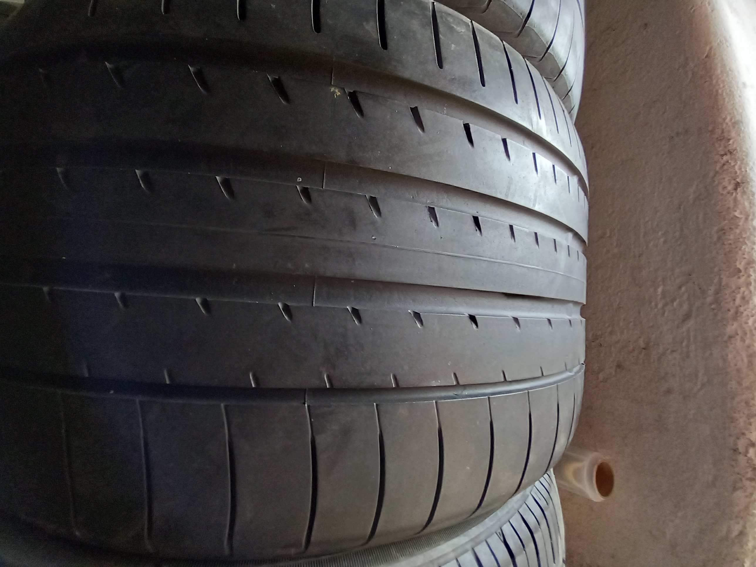 2KS LETNÍ 285/35 R18 YOKOHAMA