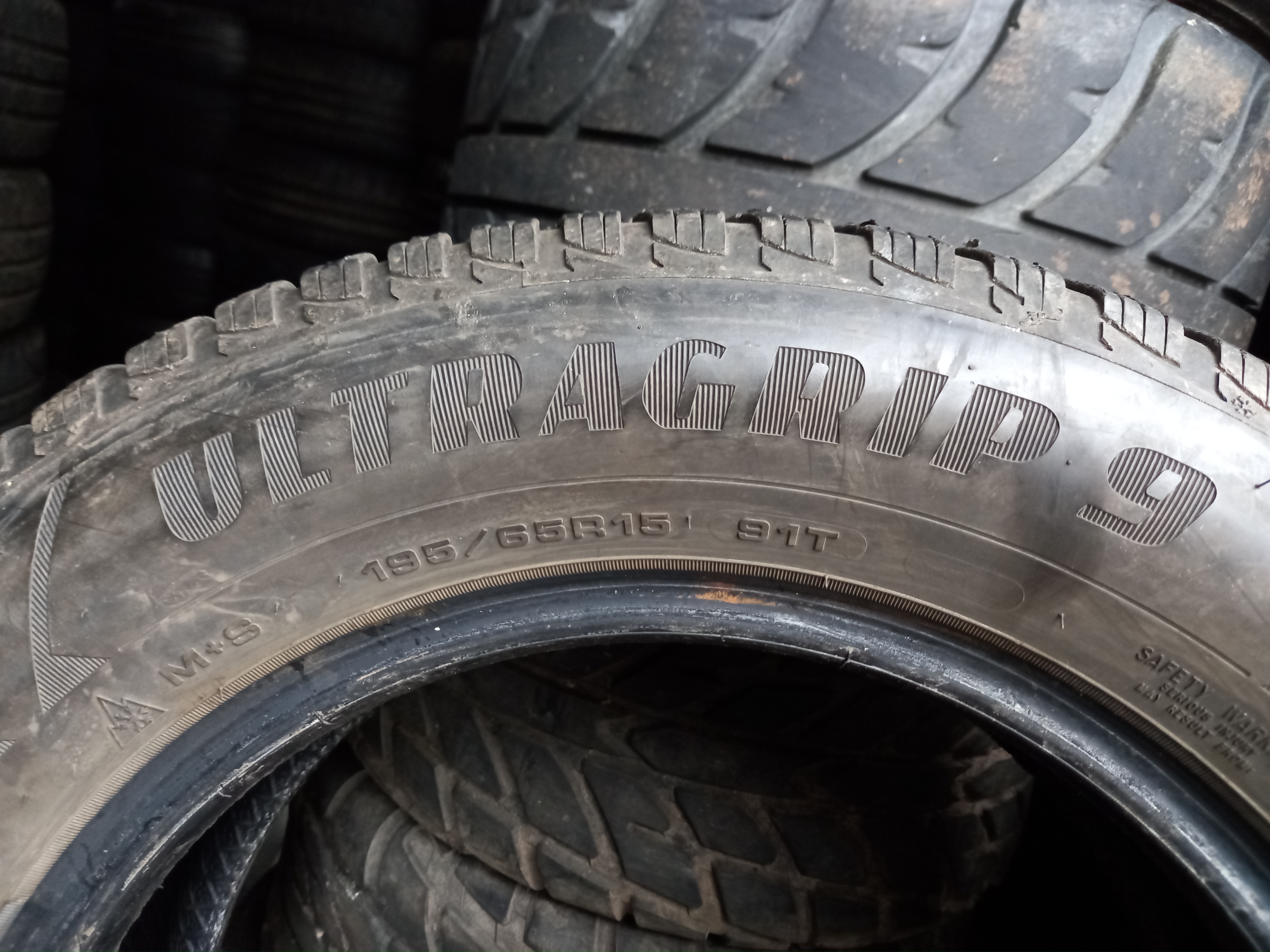 GOODYEAR UltraGrip9 195/65 R15