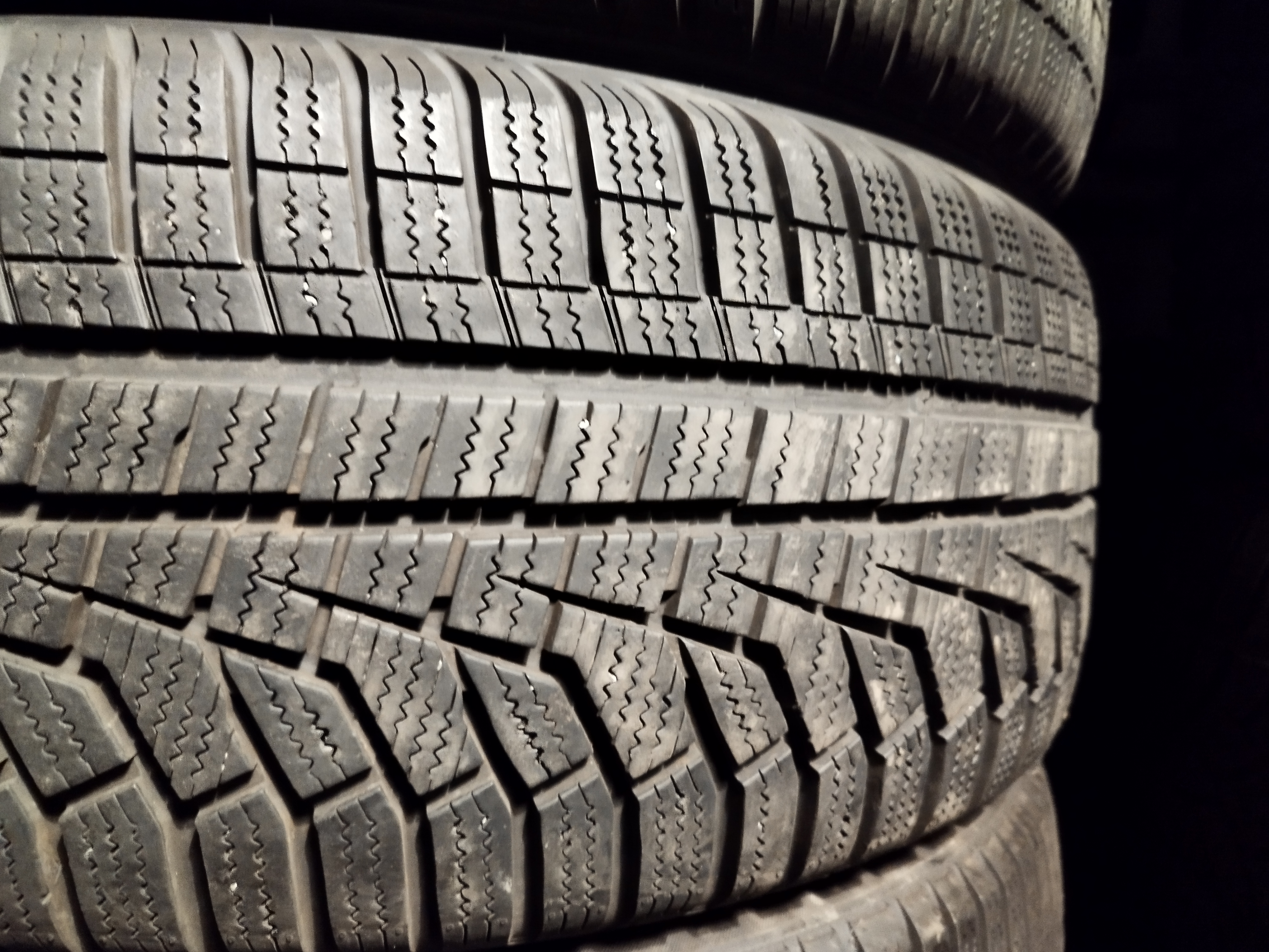2KS Hankook 225/60 R17