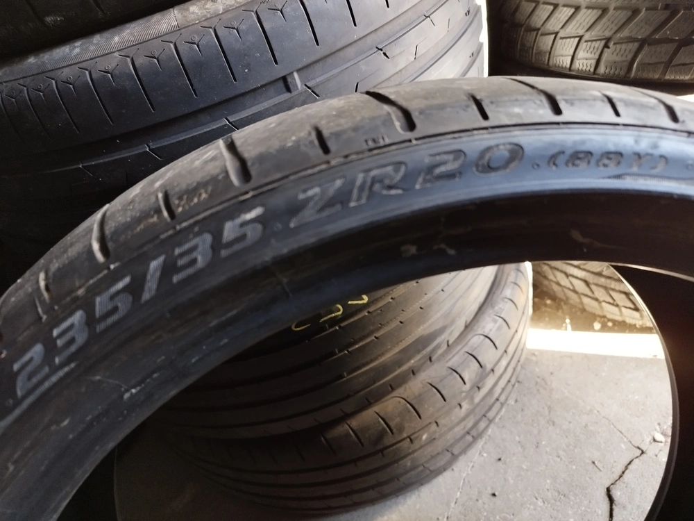 2KS LETNÍ PIRELLI 235/35 R20