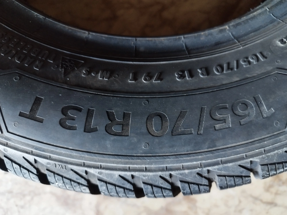 2KS ZIMNÍ BARUM 155/65 R14 - TOP STAV