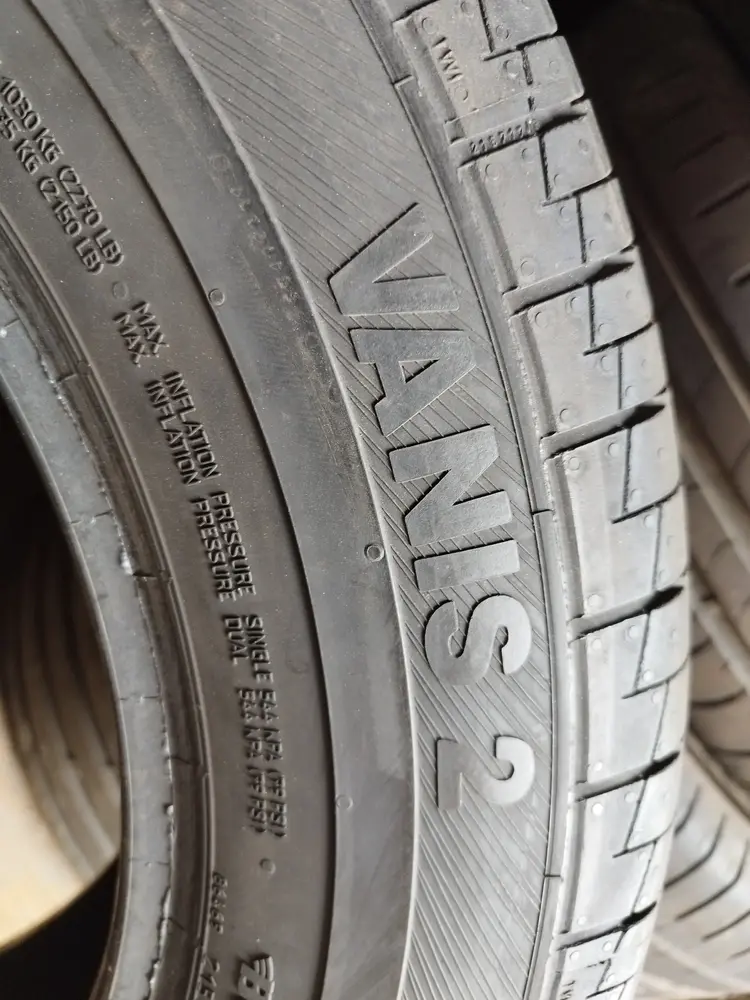 2KS ZÁTĚŽOVÉ BARUM 235/65 R16 C