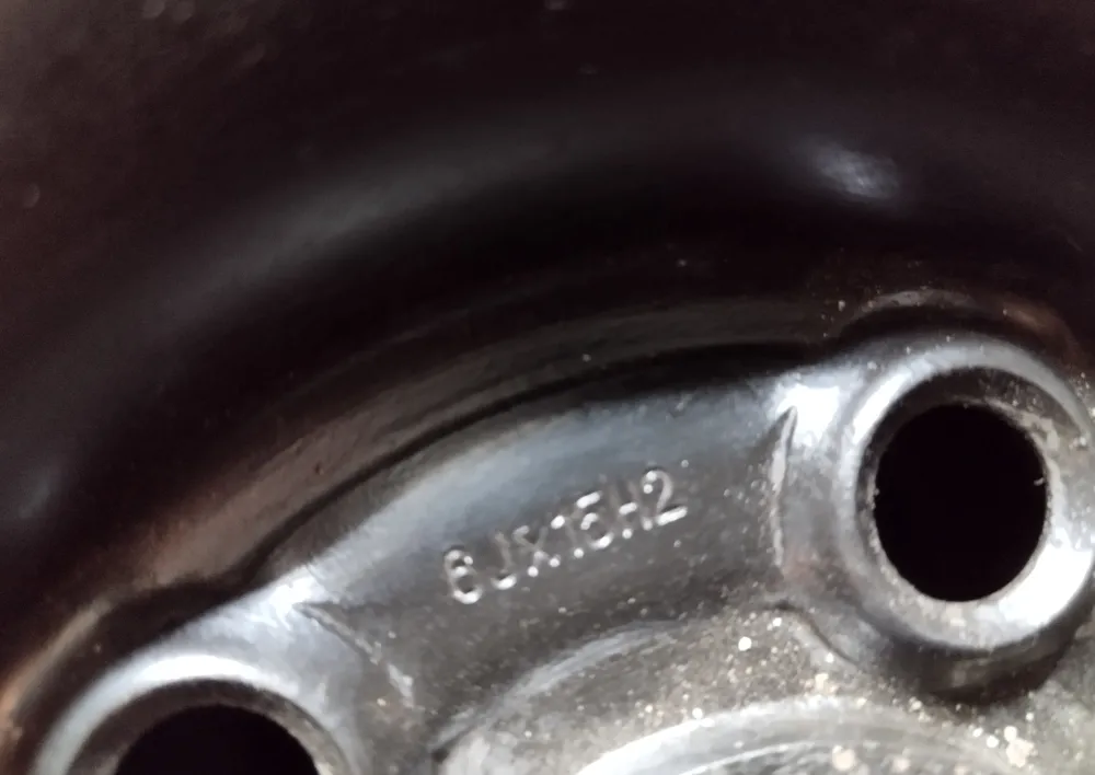 15" KOLA 5x100 + LETNÍ PNEU 205/60 R15