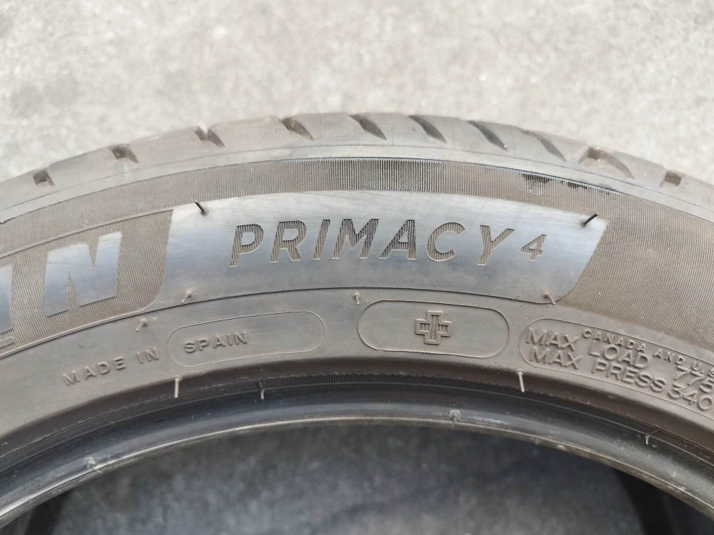 2 LETNÍ MICHELIN 245/45 R17
