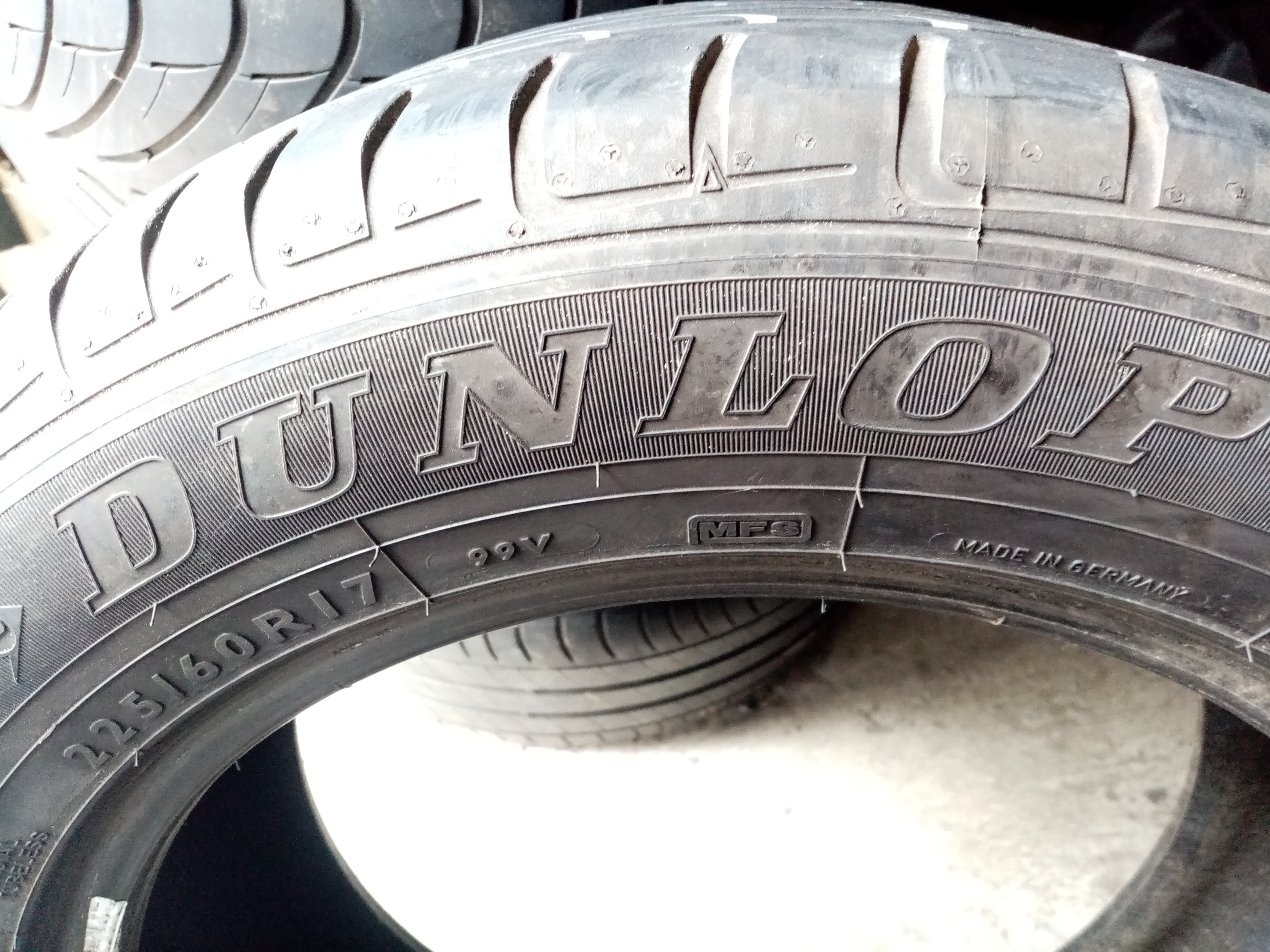 2KS DUNLOP SP SPORTMAXX TT 225/60 R17 99V